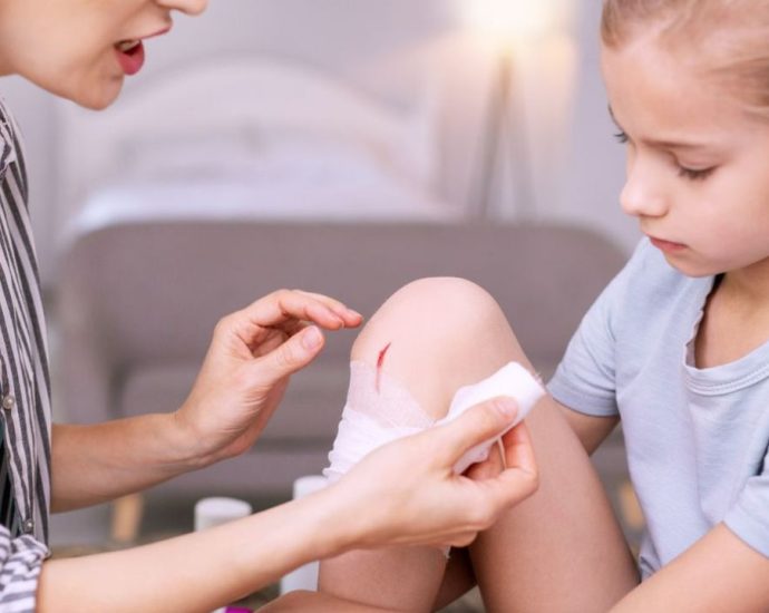 Atasi luka dengan antiseptik Povidone-Iodine