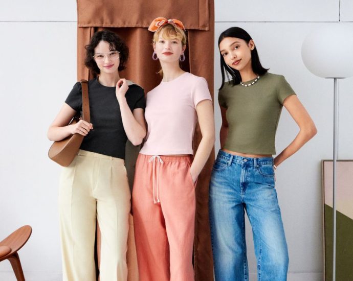 UNIQLO T-shirt