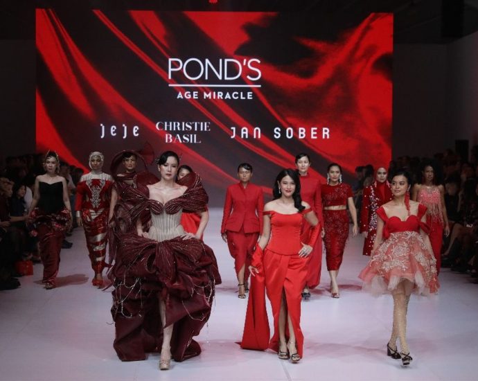 POND’S Age Miracle JFW