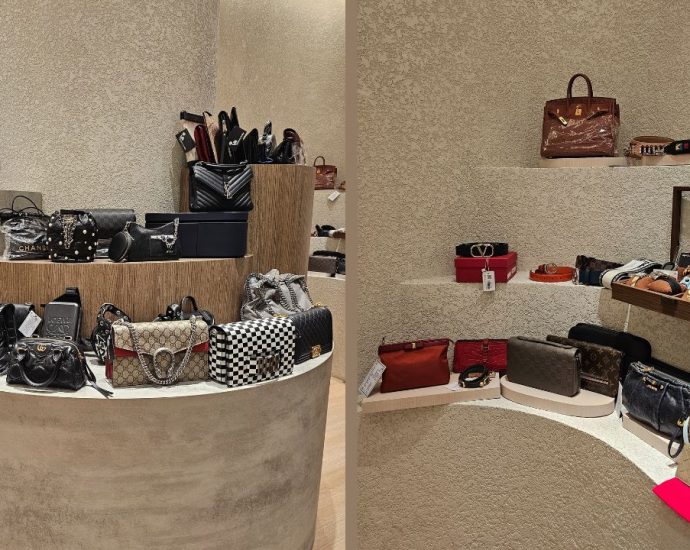 Senayan Preloved Branded Centre