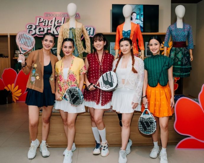Padel Berkebaya