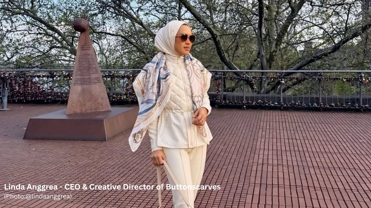 Linda Anggrea Buttonscarves